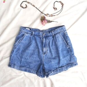 Mom Short AMERICAN EAGLE Blue Denim Cotton, Cuffed Hem, Pleats